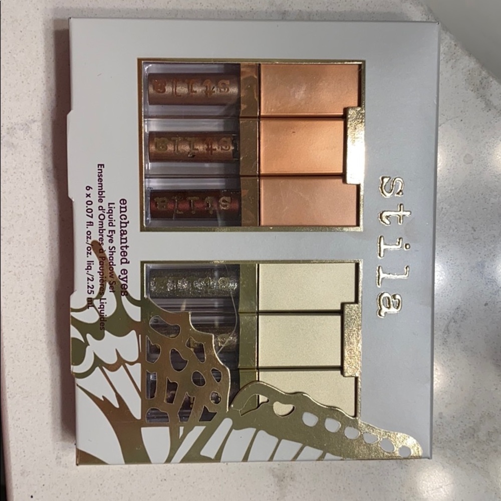 BNIP Stila Enchanted Eyes 2019 Holiday kit
